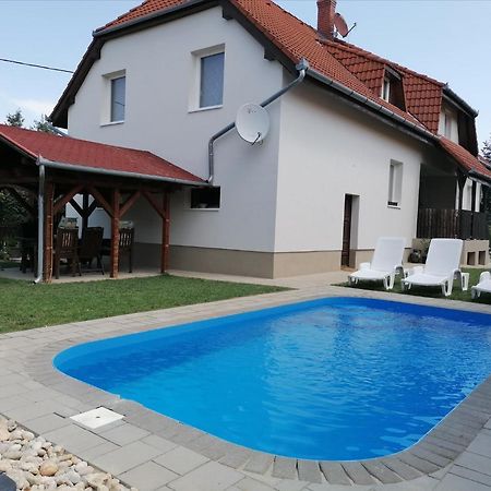 Balatonkeresztúr Villa Lili Apartments מראה חיצוני תמונה