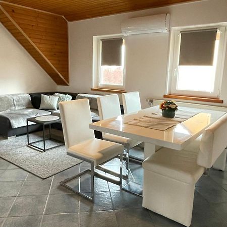 Balatonkeresztúr Villa Lili Apartments מראה חיצוני תמונה