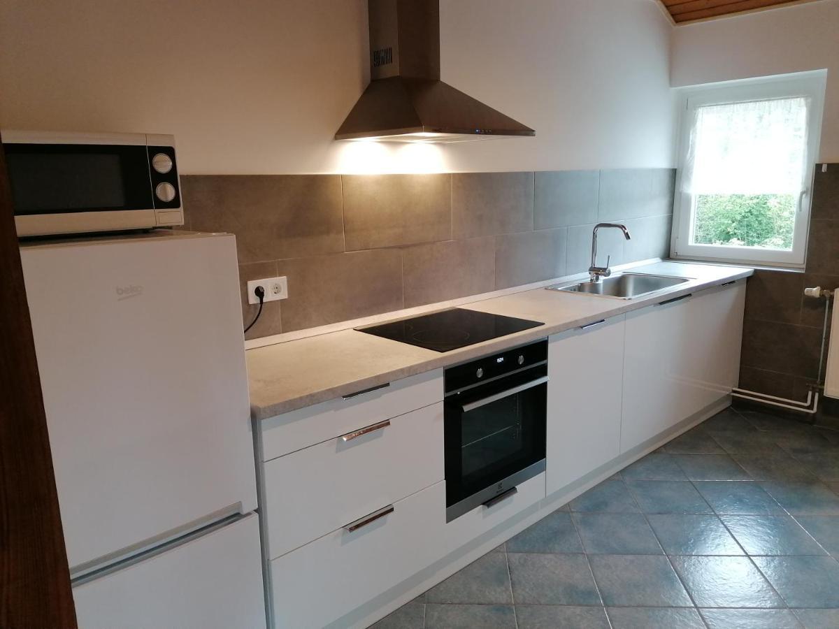 Balatonkeresztúr Villa Lili Apartments מראה חיצוני תמונה