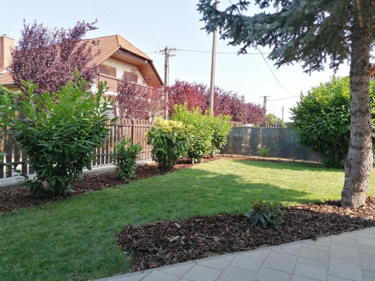 Balatonkeresztúr Villa Lili Apartments מראה חיצוני תמונה