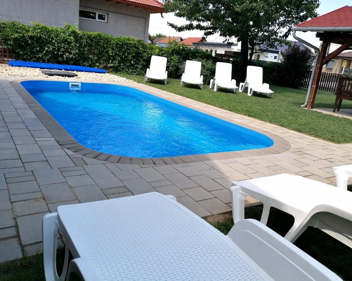 Balatonkeresztúr Villa Lili Apartments מראה חיצוני תמונה