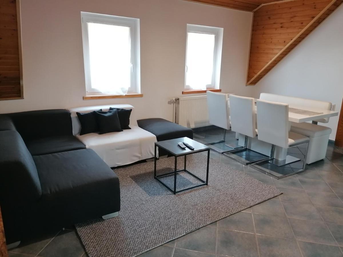 Balatonkeresztúr Villa Lili Apartments מראה חיצוני תמונה