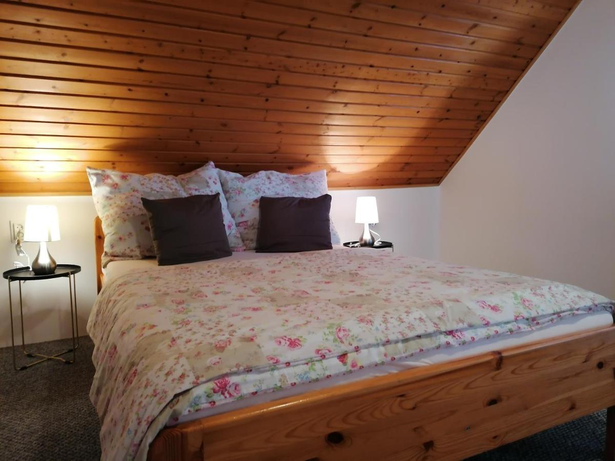 Balatonkeresztúr Villa Lili Apartments מראה חיצוני תמונה