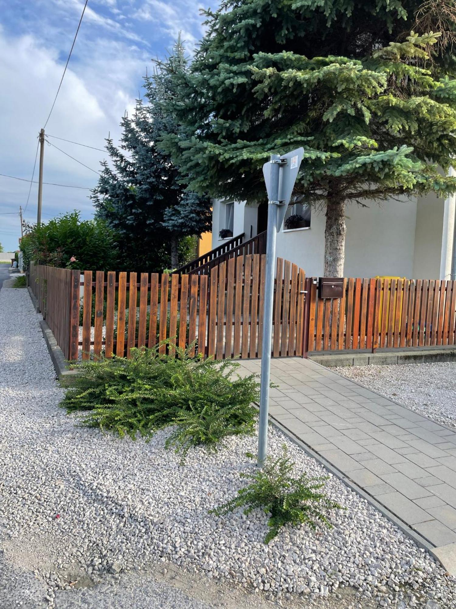 Balatonkeresztúr Villa Lili Apartments מראה חיצוני תמונה