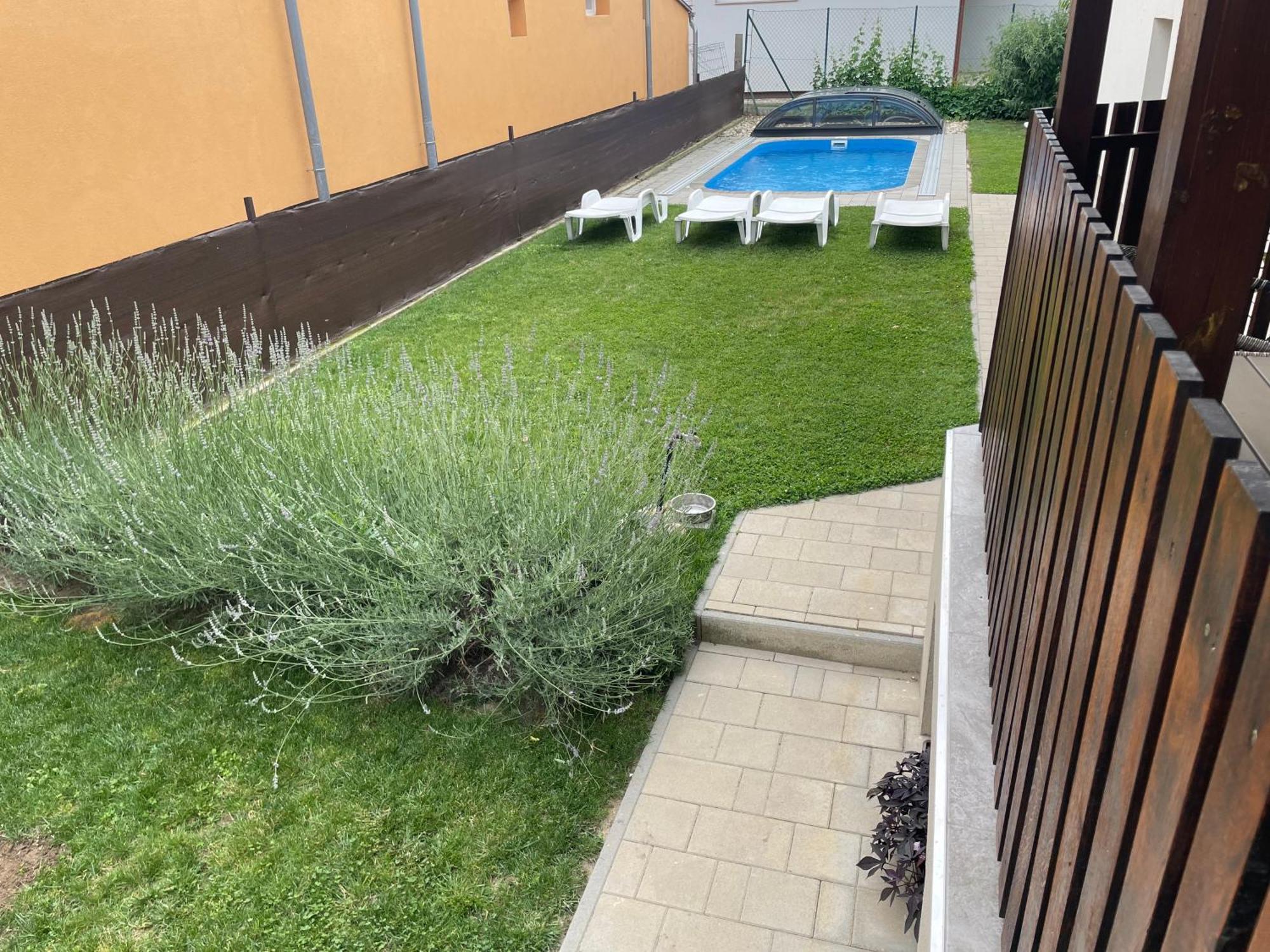 Balatonkeresztúr Villa Lili Apartments מראה חיצוני תמונה