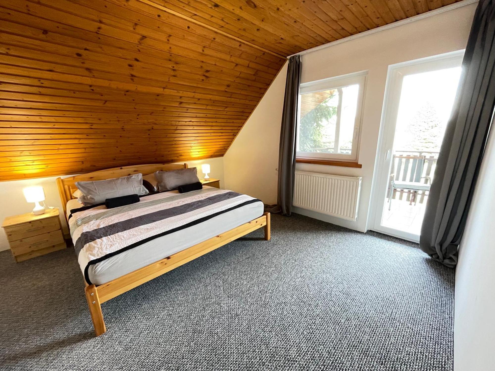 Balatonkeresztúr Villa Lili Apartments מראה חיצוני תמונה
