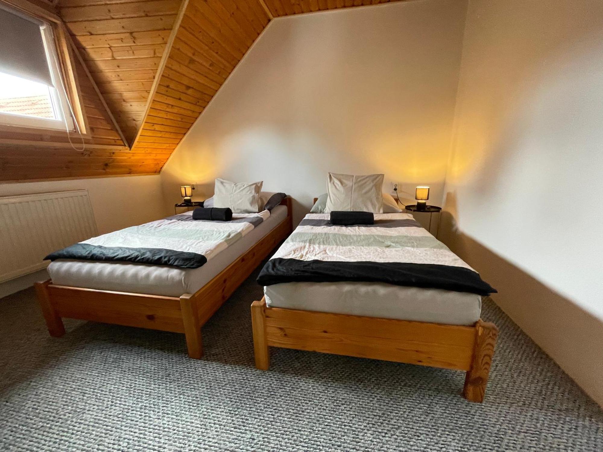 Balatonkeresztúr Villa Lili Apartments מראה חיצוני תמונה